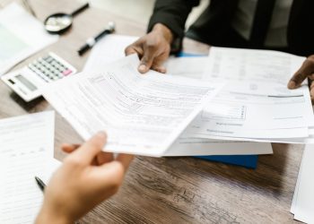 Jak działa polisa na życie przy kredycie hipotecznym?