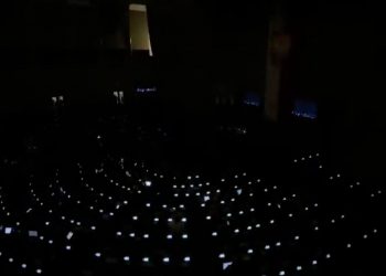 Całkowita ciemność w Sejmie. Tak wyrażono solidarność z Ukrainą [WIDEO]