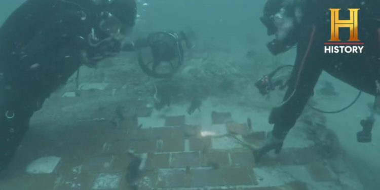 Kręcili program o Trójkącie Bermudzkim. Znaleźli… wrak wahadłowca [WIDEO]