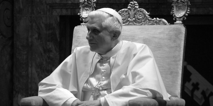 Watykan podał datę pogrzebu Benedykta XVI