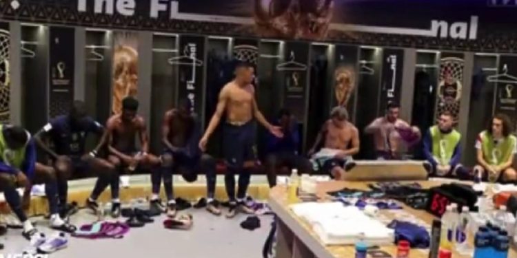 Mbappe wygłosił przemowę w przerwie finału. Wyciekło nagranie z szatni Francji [WIDEO]