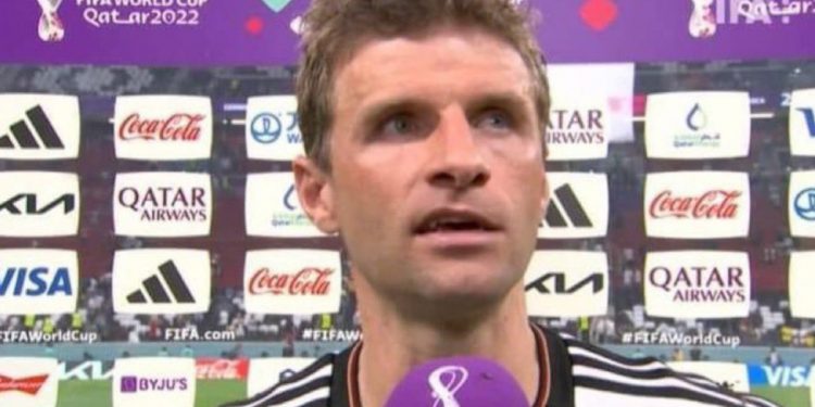Thomas Mueller stanął przed kamerami po katastrofie Niemiec. Poruszające słowa