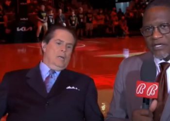 Komentator zasłabł na antenie tuż przed meczem. Trafił do szpitala [WIDEO]