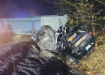 Koszmarny wypadek na Śląsku. Nie żyją trzy osoby. Są dwie wersje