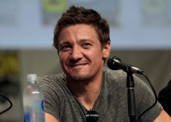 Jeremy Renner przeszedł operację. Rodzina aktora przerwała milczenie