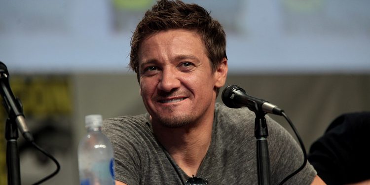 Jeremy Renner przeszedł operację. Rodzina aktora przerwała milczenie
