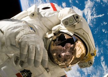 astronauta kosmos