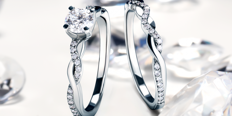 Kiedy wybrać pierścionek zaręczynowy z białego złota? Pomagamy podjąć decyzję