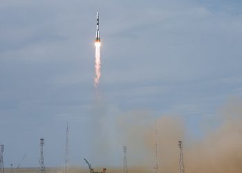 Rosyjski statek kosmiczny trafiony przez meteoryt. Musiał wracać na Ziemię