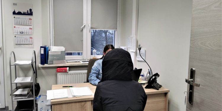 Listonoszka miała w piwnicy ponad 2600 listów. Nie dotarły do adresatów