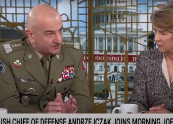 Gen. Andrzejczak zrobił furorę w amerykańskiej telewizji! To trzeba zobaczyć [WIDEO]