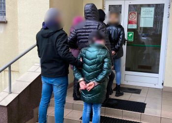 Policjanci rozbili „rodzinny gang”. W jego składzie córka, matka i babcia