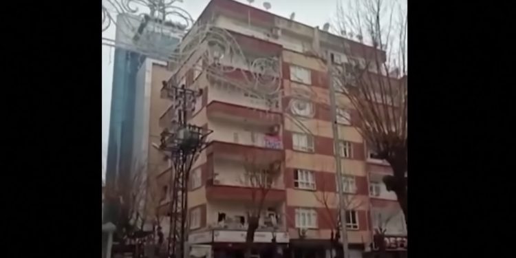 trzęsienie ziemi w turcji