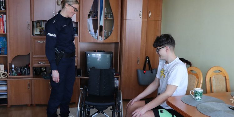 Ukradł wózek inwalidzki. Wpadł, bo zapomniał o jednym