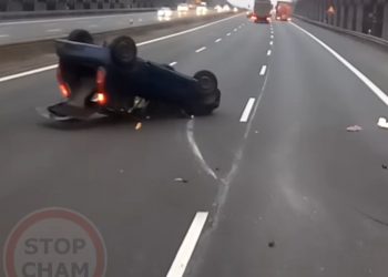 Koszmarny wypadek na A4. Kobieta może mówić o cudzie! [WIDEO]