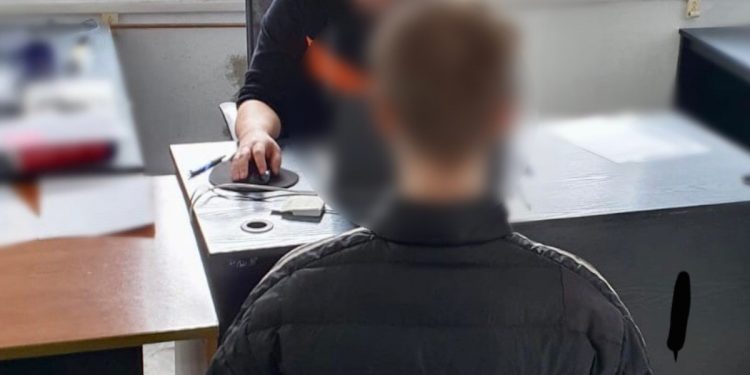 Znów bijatyka między nastolatkami! Jeden wyciągnął nóż