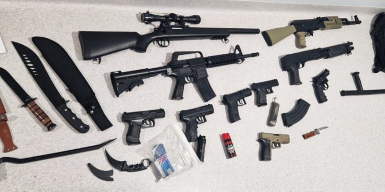 Zatrzymano gang 14-latków. Mieli cały arsenał