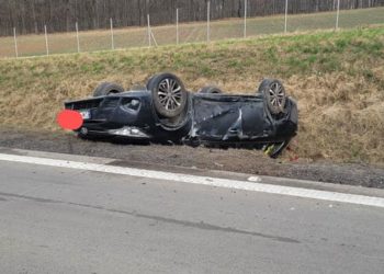 Karambol na A4. Rozbiło się w sumie 6 samochodów [FOTO]