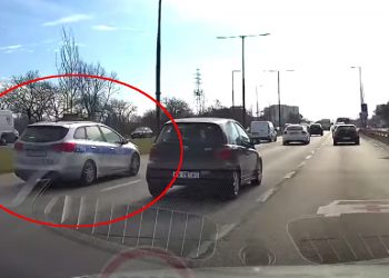 Radiowóz aż wyrzuciło w powietrze! Co tam się wydarzyło? [WIDEO]