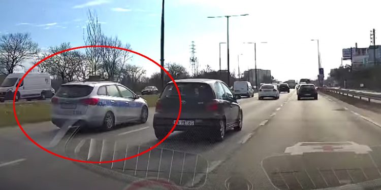 Radiowóz aż wyrzuciło w powietrze! Co tam się wydarzyło? [WIDEO]
