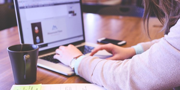 student-gdf6bf445d_1920