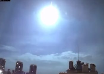 Wybuch nad Kijowem. To obiekt z kosmosu! [WIDEO]