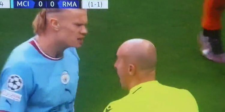 Marciniak „usadził” Haalanda w meczu. Ta scena robi wrażenie [WIDEO]