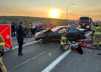 Koszmar nad drodze. Pięć osób nie żyje. Rodzina wracała z wesela