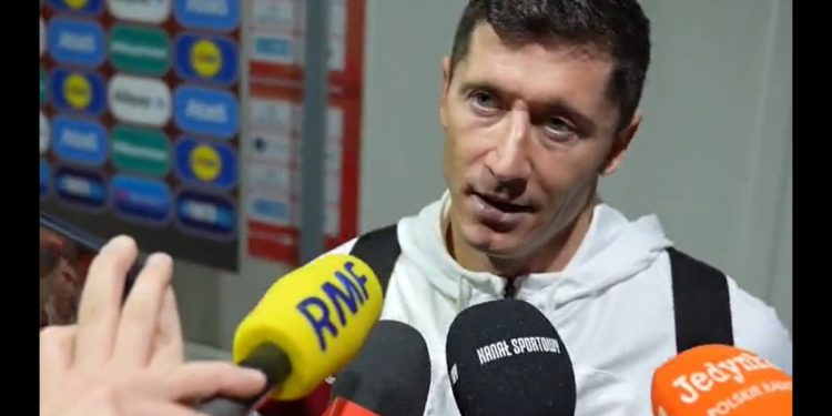 Lewandowski w końcu stanął przed kamerą. Doszło do incydentu z kibicem!