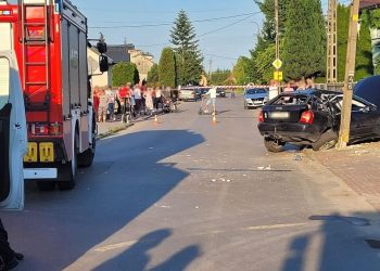 Pijany 19-latek wiózł samochodem 6 osób. Groźny wypadek