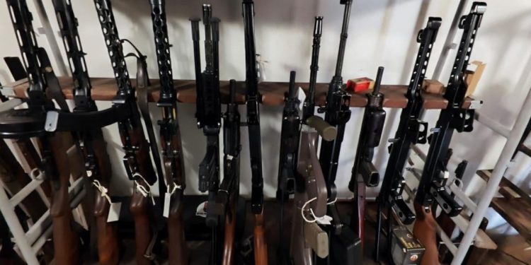 Miał cały arsenał w domu. Gdy po niego przyszli nie krył zdziwienia