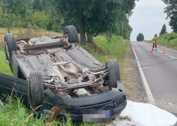 Dachował z 3 promilami. Myślał, że… jest trzeźwy
