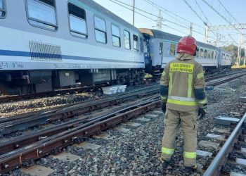 Pociąg wykoleił się pod Łodzią. Na pokładzie 126 pasażerów