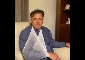 Poseł PiS potrącony przez samochód. Wskazał działacza KOD [WIDEO]