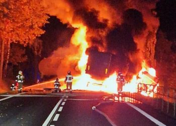 Tragiczny wypadek ciężarówek. Jedna wiozła łatwopalne substancje [FOTO]