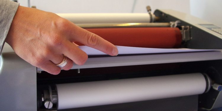 Jak wybrać dobry laminator?