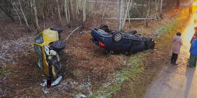 Przeżyła dachowanie. Wysiadła z auta i… zginęła