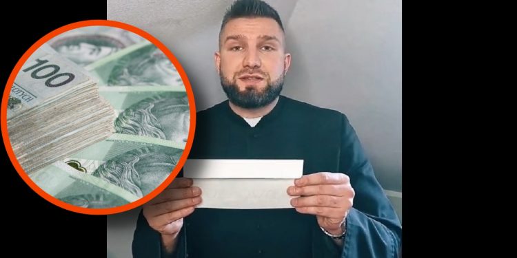 ksiądz i koperta