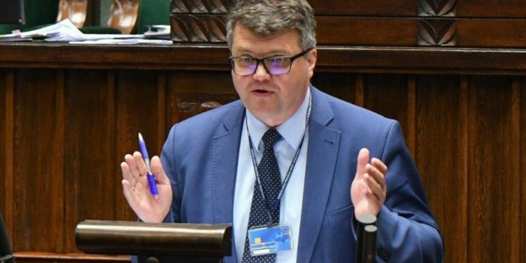 Żona Wąsika zabrała głos. „Proszę tylko o jedno”