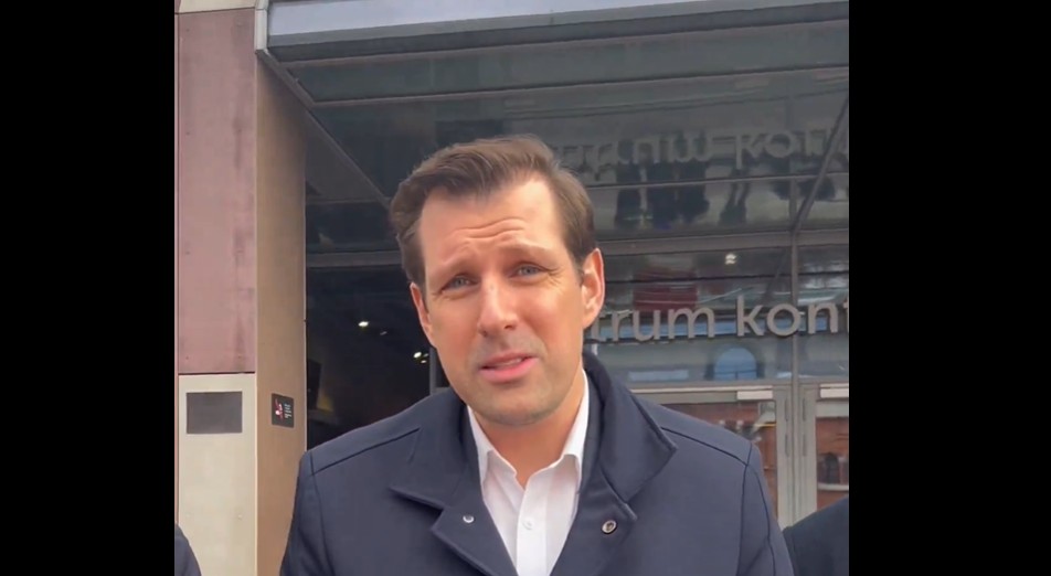 Politycy PiS chcieli wejść na konwencję PO. Powiedział, co się stało, gdy spróbowali
