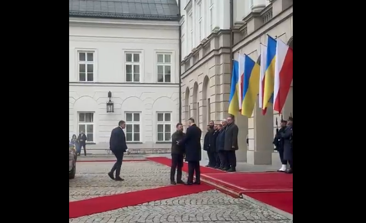 Tak Nawrocki przywitał Zełenskiego. Jest nagranie [WIDEO]