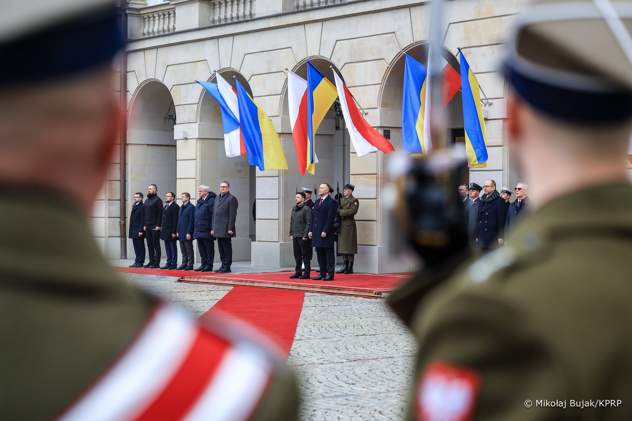 Nawrocki mówił o niedocenieniu Polski za pomoc. Zełenski błyskawicznie odpowiedział