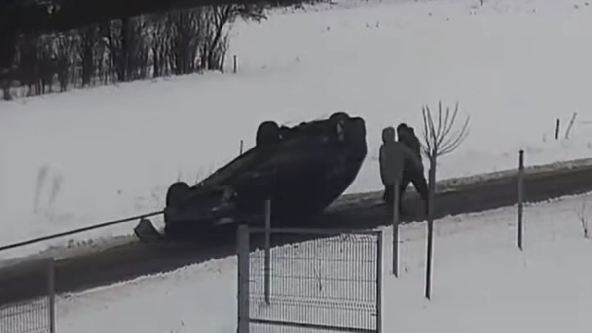 Pijany kierowca holował samochód na dachu. Kuriozalne sceny [WIDEO]