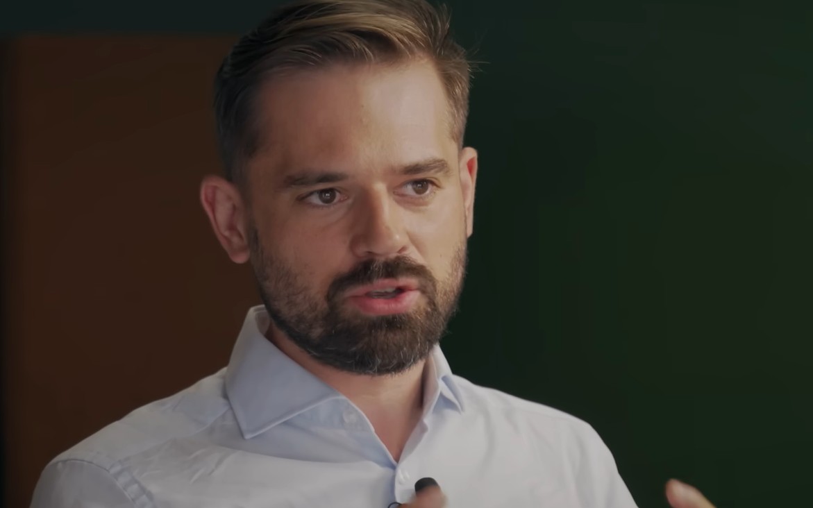 YouTuber napisał, że spotkał Nawrockiego w Puszczy Białowieskiej. Po fali hejtu usunął wpis. „Fajnie było pogadać”