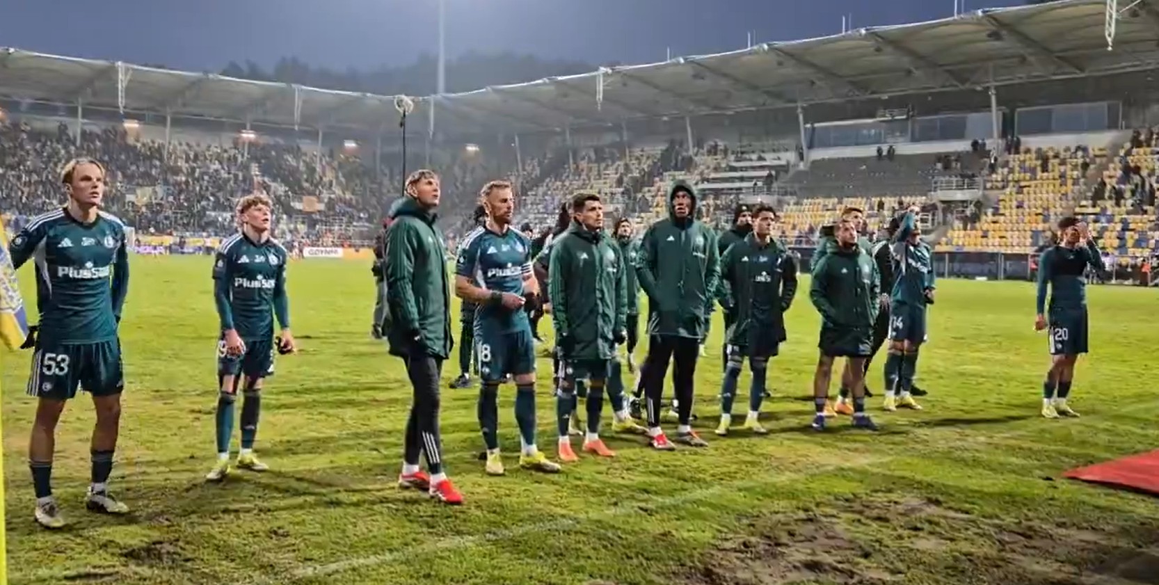 Piłkarze Legii zwyzywani przez swoich kibiców. Gdy zobaczył to Boniek, nie wytrzymał [WIDEO]