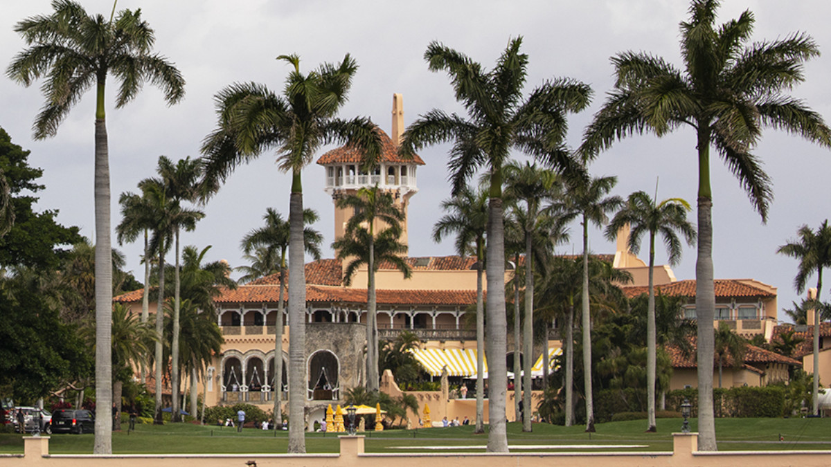 Trump celem zamachu? Zastrzelono uzbrojonego napastnika