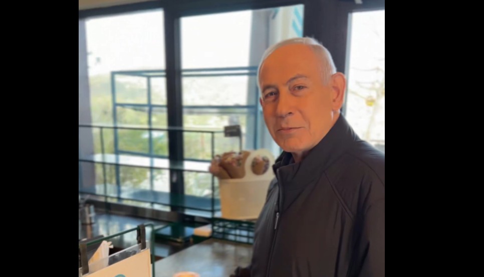 Premier Izraela żyje! Zamieścił w sieci nagranie na dowód [WIDEO]