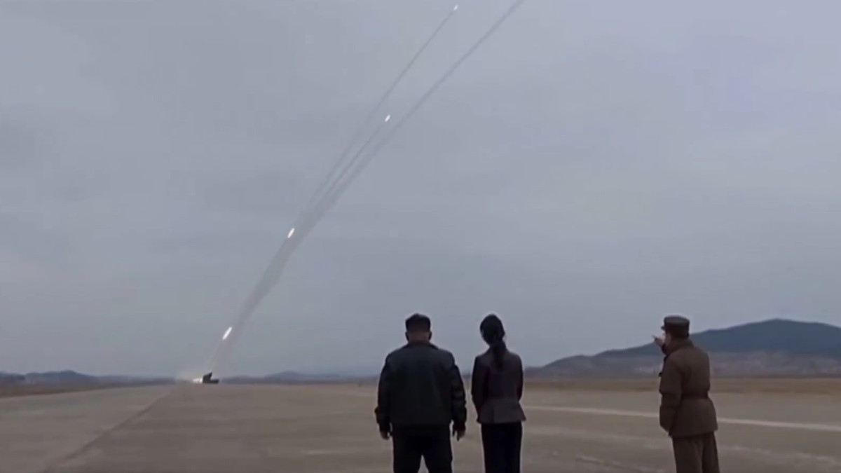 Korea Północna wystrzeliła rakiety. Kim Dzong Un pojawił się osobiście