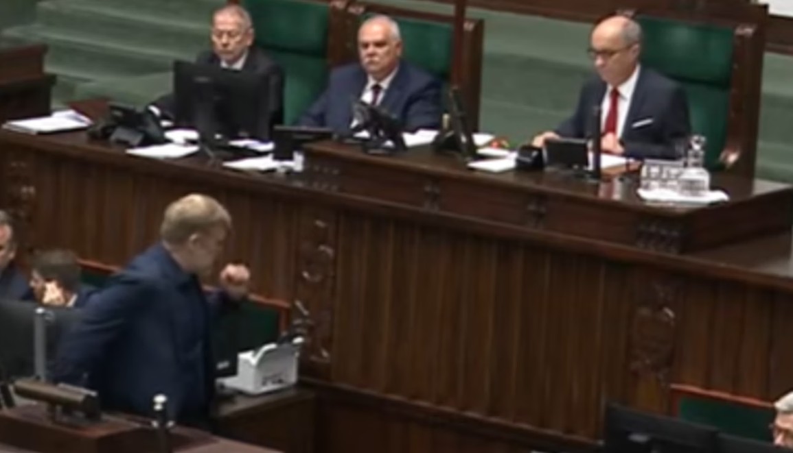 Awantura w Sejmie. Czarzasty zaczął krzyczeć do Zandberga. „Adrian, Adrian!”