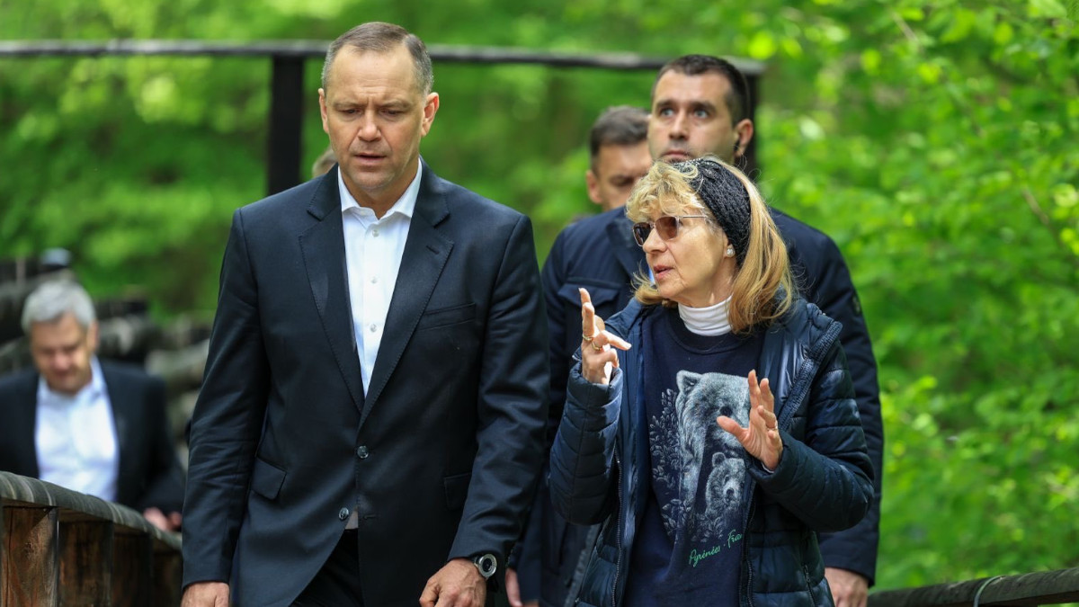 Nawrocki adoptował… niedźwiedzia. Nadał mu wymowne imię